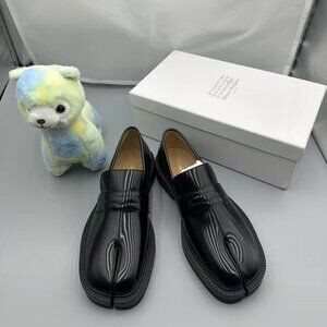 Maison Margiela women's split-toe leather shoes